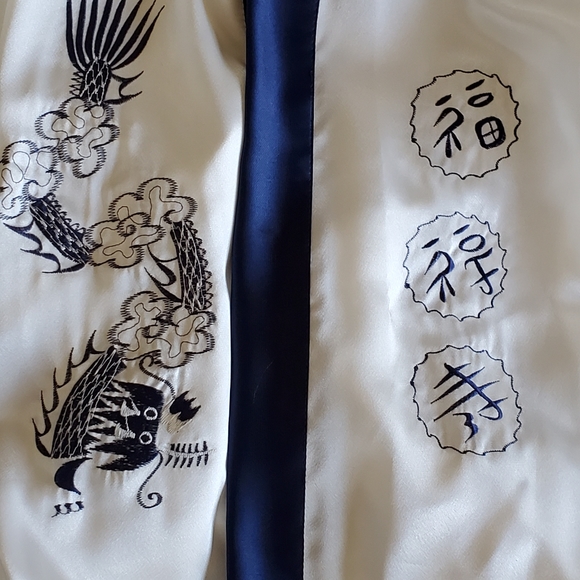 Exquisite 100% silk kimono - Picture 9 of 10